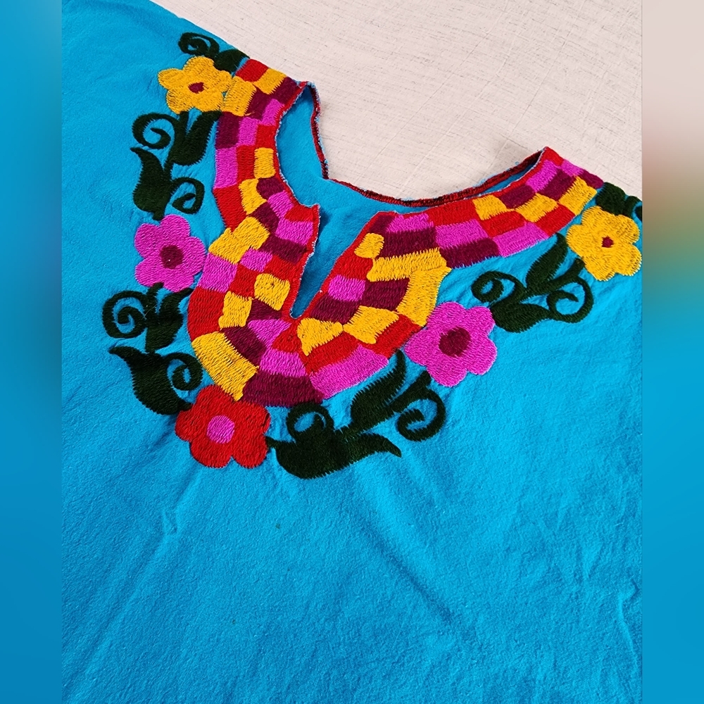 Embroidered Mexican Floral Top Size:Large